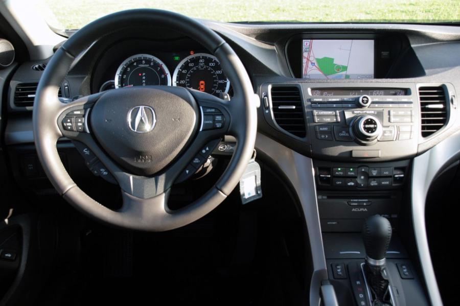 Торпедо Acura TSX V6 2010 года  (фото 20 из 87)